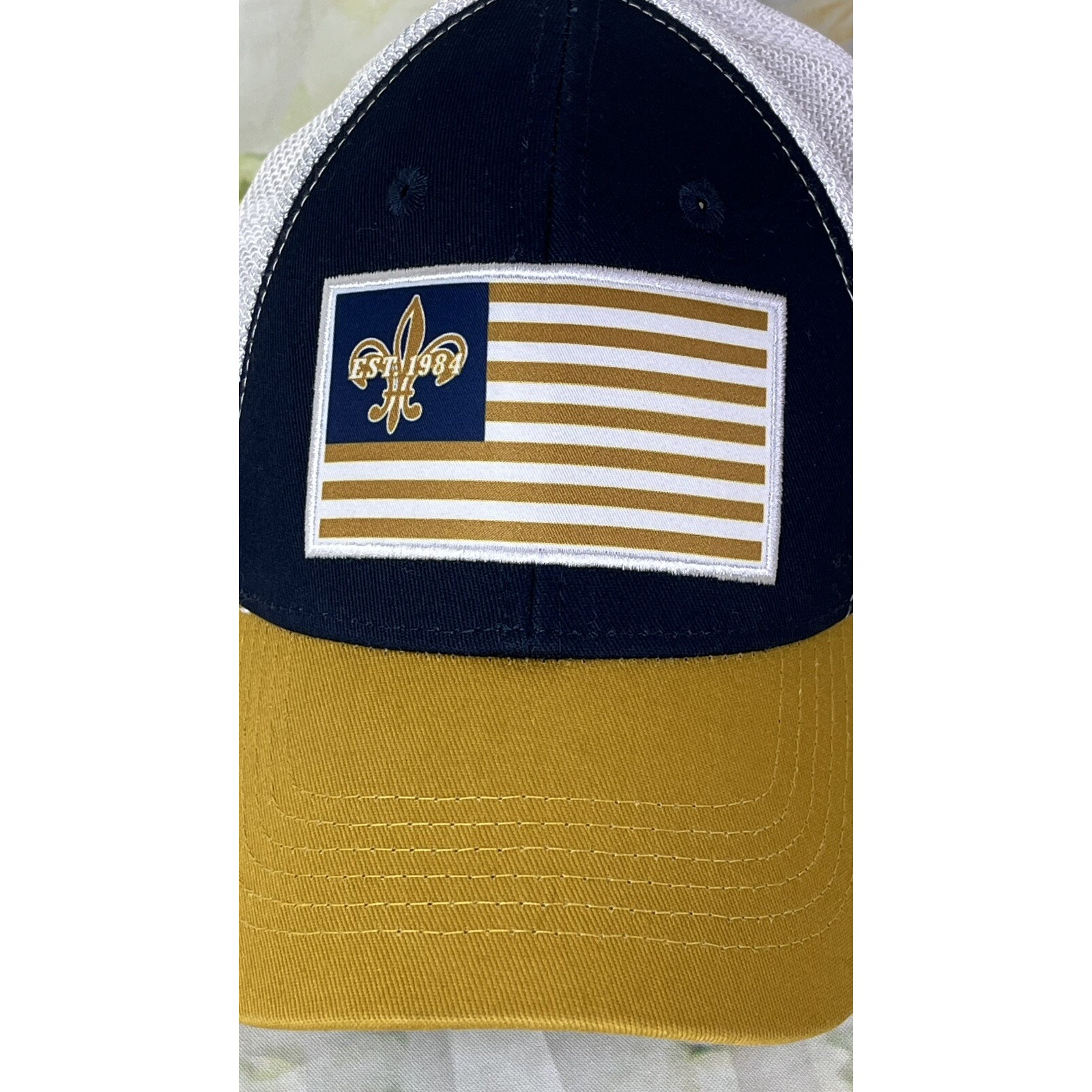 Triple Crown Horse Running Racing Patch Trucker Hat Cap Snapback White Blue Gold